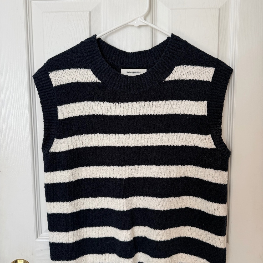 Banana Republic Navy Blue and White Striped Sleeveless Sweater